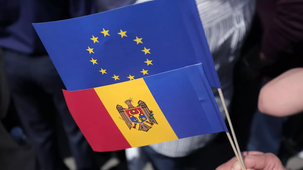 Молдавские коммунисты призвали бойкотировать референдум Санду о членстве в ЕС