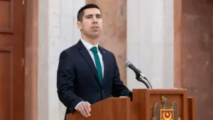 В Москве прокомментировали слова Попшоя об исключении из стоп-листа России