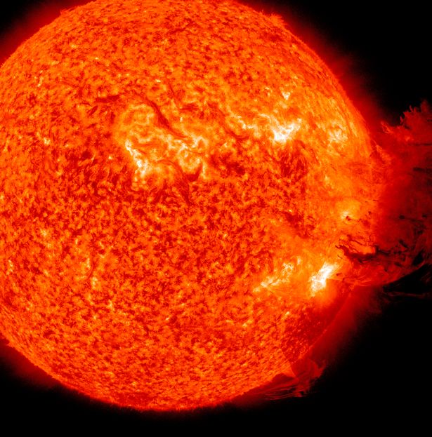 Ученые предупреждают о холодах, голоде и землетрясениях, из-за того что солнце переходит в "блокировку"