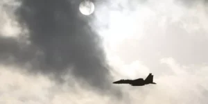 "Инопланетная хрень": пилот сбитого F-15 увидел над Ираном необъяснимое - CNN "Инопланетная хрень": пилот сбитого F-15 увидел над Ираном необъяснимое - CNN
