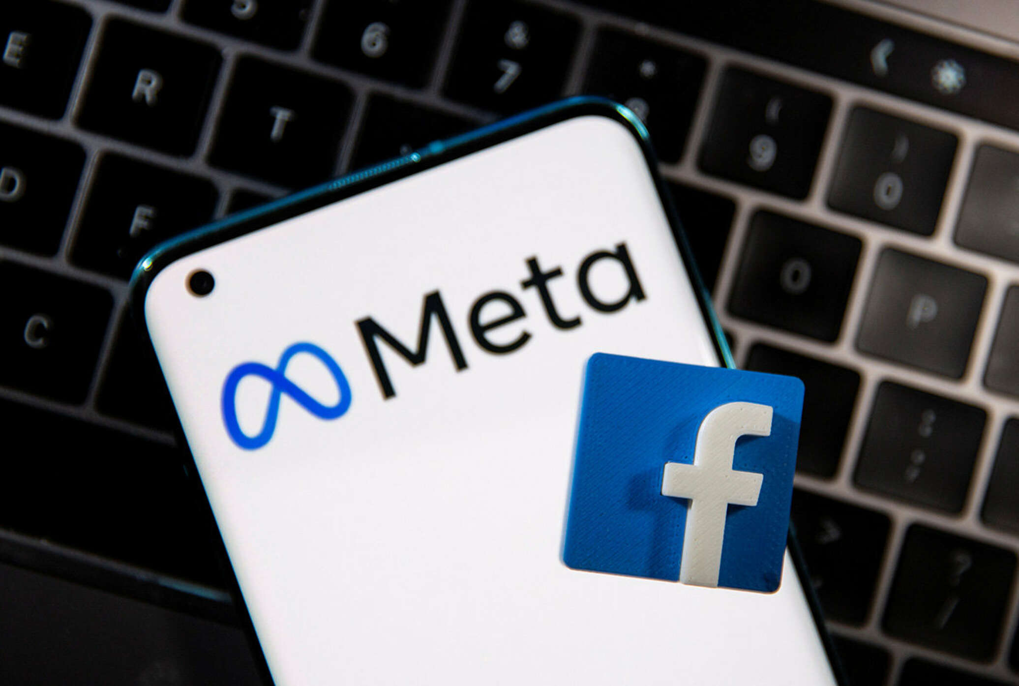 В Meta подтвердили снятие запрета на призывы к насилию в отношении российских военных Мета