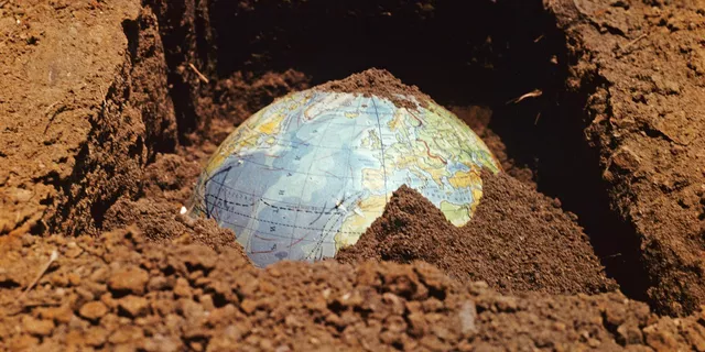 Будущее планеты висит на волоске. Решающий момент для человечества настал Будущее планеты висит на волоске. Решающий момент для человечества настал