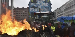 Bloomberg: Европа погрузилась в политическую и экономическую нестабильность