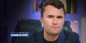 Fox News: Чарли Кирк раненный в результате стрельбы на мероприятии в Юте, скончался