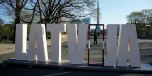 СМИ Великобритании признало упоминание слово "Латвия" радиостанцией Судного дня УВБ-76 угрозой НАТО