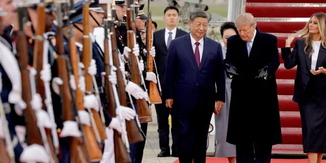 Встреча Трампа и Си пошла не по плану: что скрывается за пышной церемонией