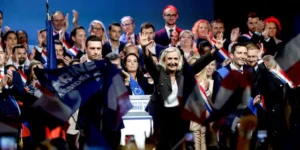 FT: Ле Пен готовится к серьезному противостоянию с ЕС в случае победы на выборах FT: Ле Пен готовится к серьезному противостоянию с ЕС в случае победы на выборах