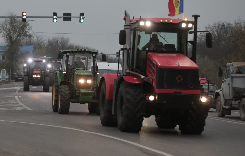 Молдавские фермеры вновь заблокировали таможню в Леушенах
