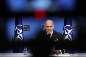 Адмирал Драгоне: НАТО готово к эскалации с Россией и располагает планами защиты восточного фланга Адмирал Драгоне: НАТО готово к эскалации с Россией и располагает планами защиты восточного фланга