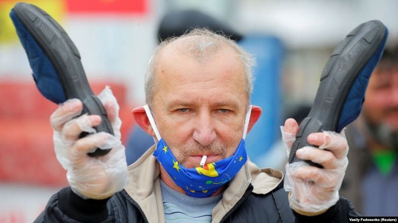 «Тапковая революция»: в Белоруссии идет подготовка к мятежу и майдану?