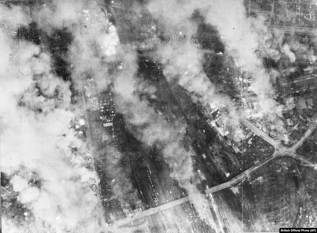 Бомбардировки Дрездена, как и Хиросимы,  были маниакальным  предупреждением Москве