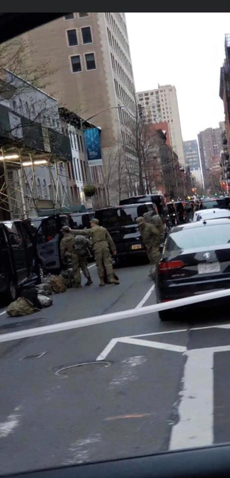 В Нью-Йорке военные США берут под контроль гостиницы, общежития, спортивные арены