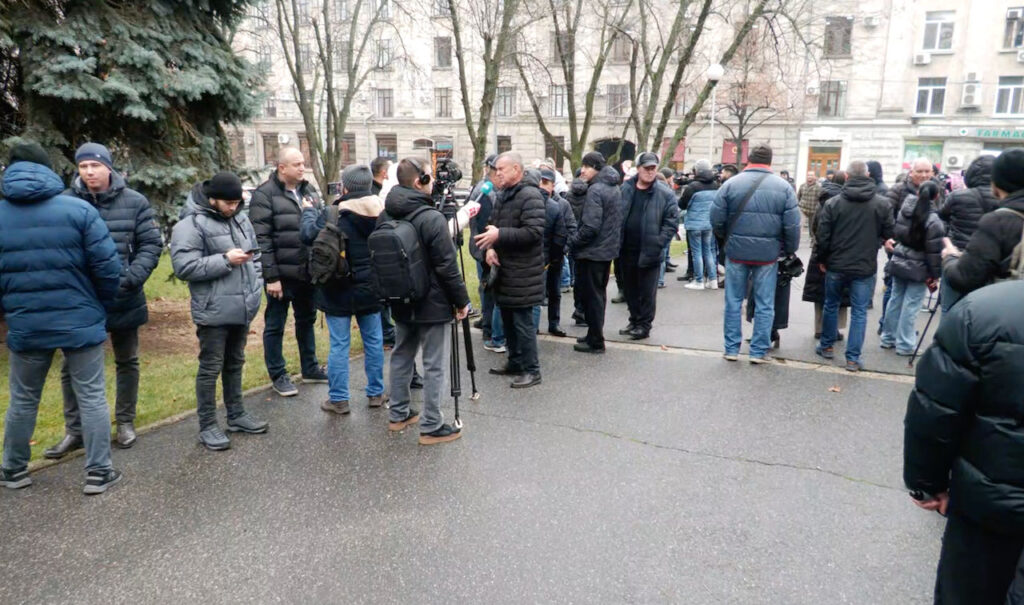 Протестующие молдавские фермеры грозят блокировкой границ