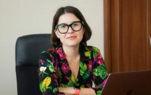 Родственница Санду, Анастасия Табурчану, подтвердила, что получает в MoldATSA зарплату в 25 700 леев Родственница Санду, Анастасия Табурчану, подтвердила, что получает в MoldATSA зарплату в 25 700 леев