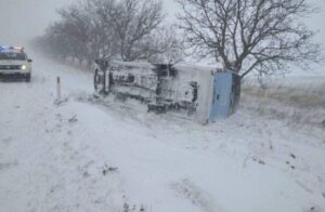 2 погибших, более ста тысяч потребителей  без электричества, транспортный коллапс: последствия снежной бури в Молдове