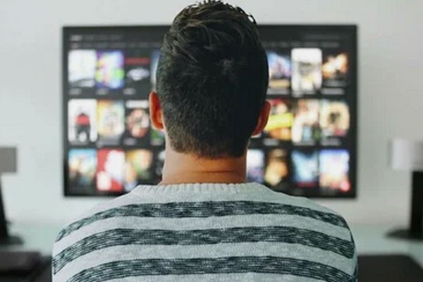 Человек за час просмотра телевизора теряет 11 минут жизни