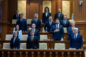 Молдавский парламент утвердил правительство Александра Мунтяну