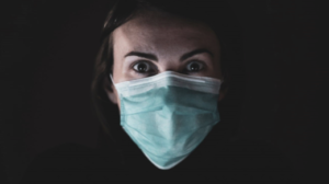 Эксперт:  маски для лица представляют серьезную опасность для здоровых людей