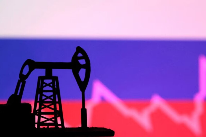 России придется сократить добычу нефти из-за атак Украины — Reuters