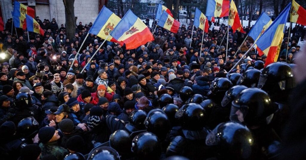 Молдову после выборов ожидает "венесуэльский сценарий"?