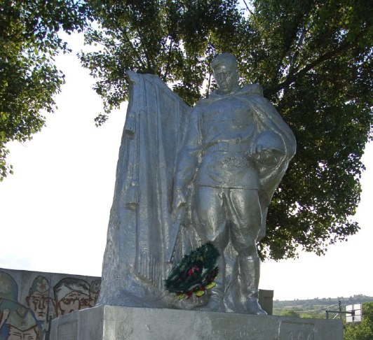 В Молдавии на могиле советских воинов хотят установить памятник солдатам диктатора Антонеску