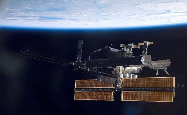 Космонавты поздравили жителей Земли с 60-летием полета Гагарина Космонавты поздравили жителей Земли с 60-летием полета Гагарина