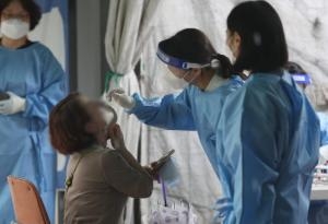 Правительство Южной Кореи согласилось начать выплату компенсаций жертвам вакцины от COVID