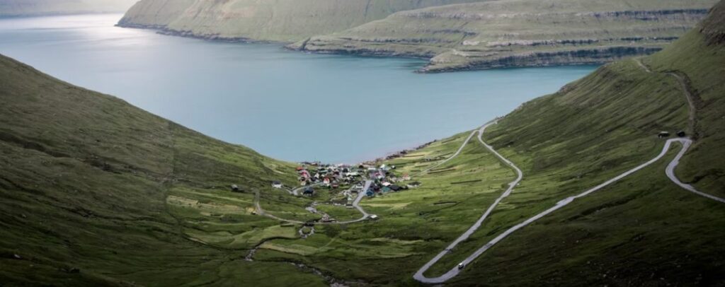 Фарерские острова: Проверенная, изолированная, получившая бустер группа заражается "Омикроном"