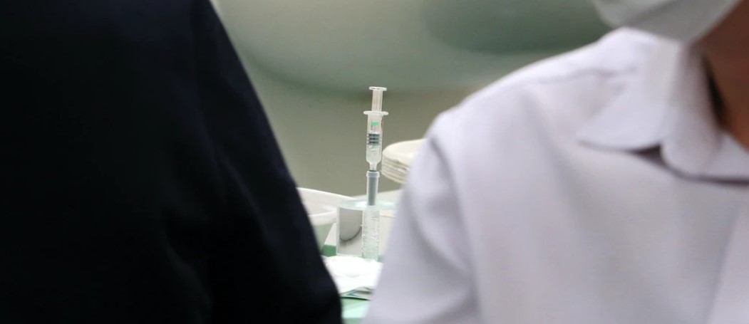 Вакцины не работают: 54 процента пациентов больниц в Ирландии полностью привиты от коронавируса