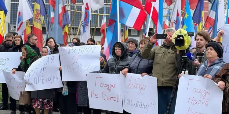 Молдавская полиция оштрафовала не менее 60 участников митинга в поддержку Гуцул - Еnewsmd