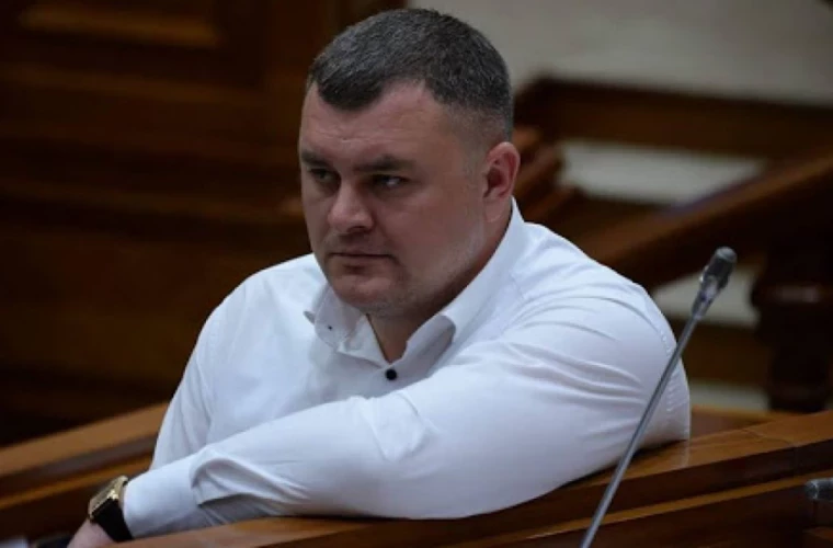 «Грузовику с оружием была дана "зеленая волна", он прошёл таможню без пломб» - депутат Новак