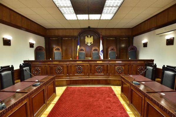 Молдова: конфликт между судом и правительством продолжается
