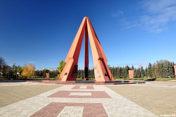 "У них нет других забот, кроме как  отремонтировать мемориал": Майя Санду против празднования Дня Победы в Молдове