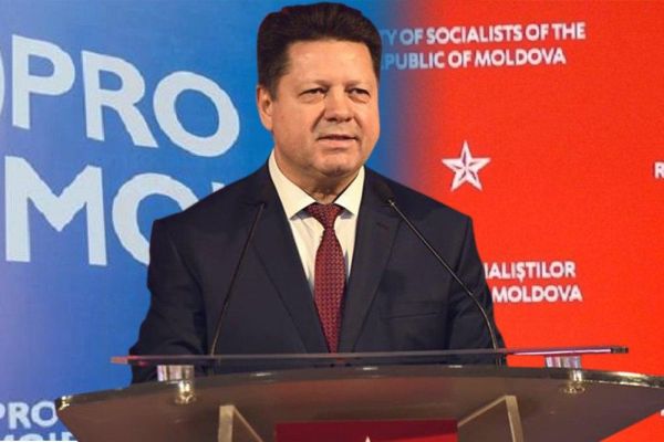 Впервые в Молдове – депутат-перебежчик сдал мандат