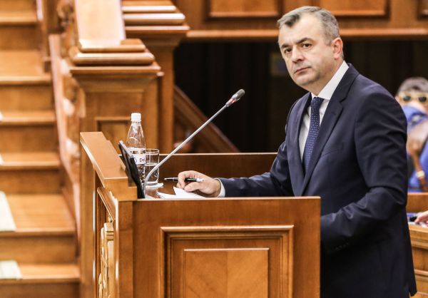 "Мыльная опера": правительству Молдовы 26 депутатов вынесли вотум недоверия