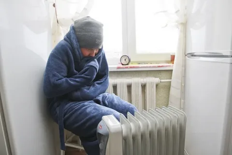 До того, как  "вражеский" дрон упадет на голову бедного молдаванина, он может замерзнуть