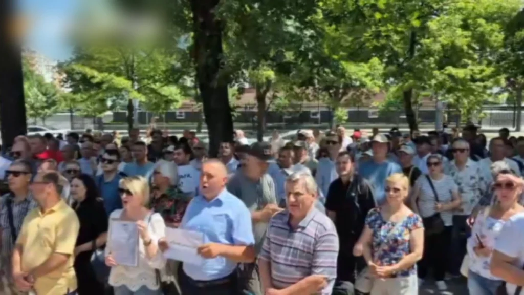 Участники митинга оппозиции в Кишиневе потребовали отставки властей