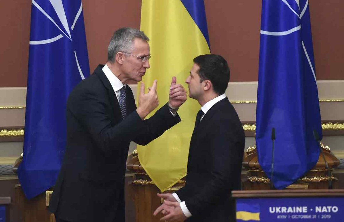 Почему Украину не берут в НАТО? Почему Украину не берут в НАТО?