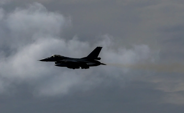 Испанский истребитель F-18 сбил дрон в Румынии