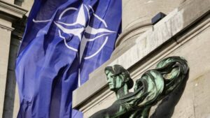 НАТО, Россия и распад трансатлантического единства