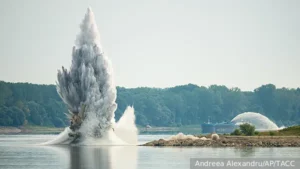 Румынские военные взорвали подводную скалу для спасения АЭС