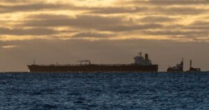 КТК остановил погрузку нефти после ударов по двум танкерам в Черном море