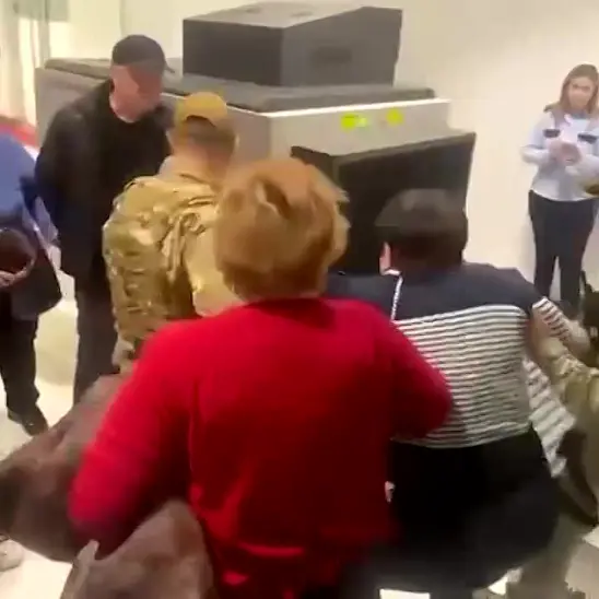 «Полный беспредел»: В аэропорту Кишинева задержали участников съезда молдавской оппозиции